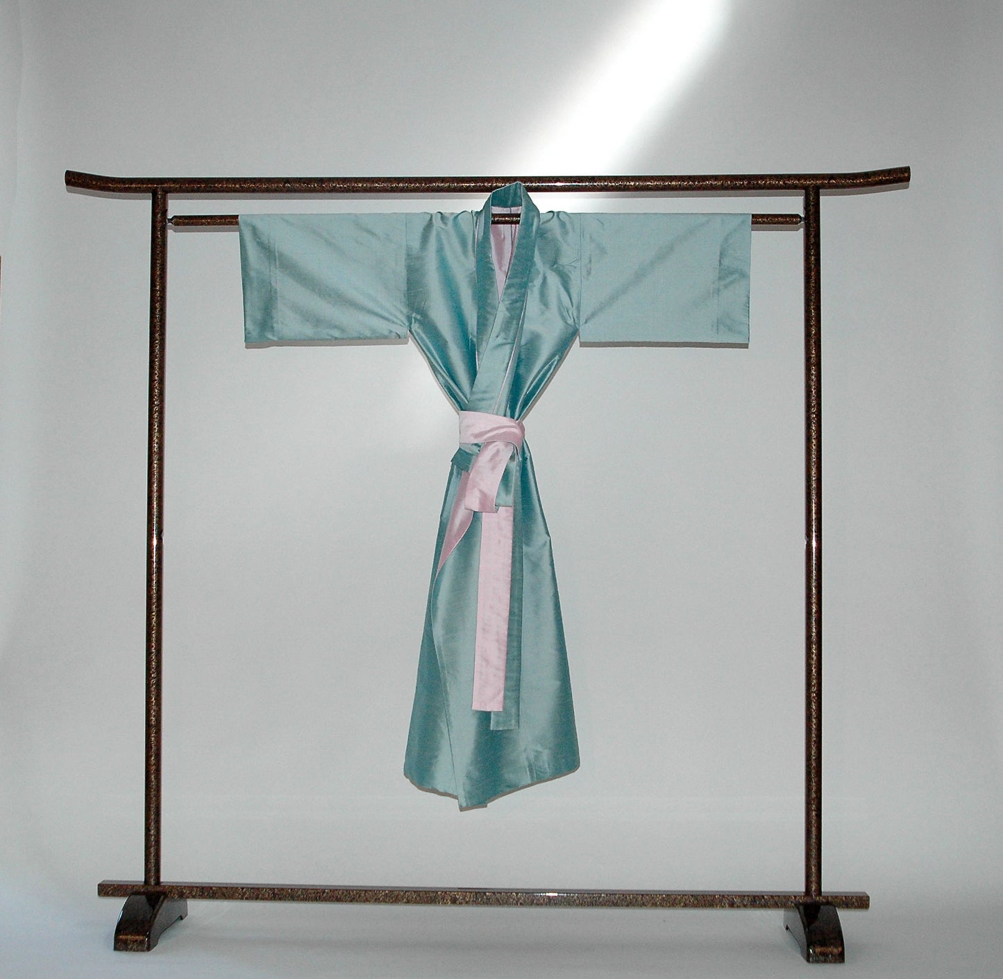 Seiden-Kimono zum Wenden aus Doupion-Seide, mint-rosa, von Design Gianni Sarto luxuriös, Design Gianni Sarto